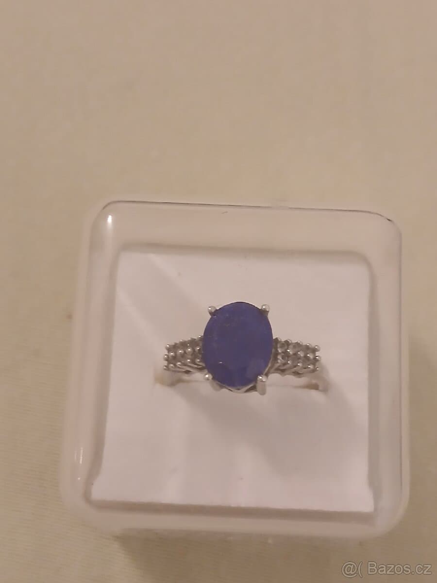Stříbrný prsten s lapisem lazuli