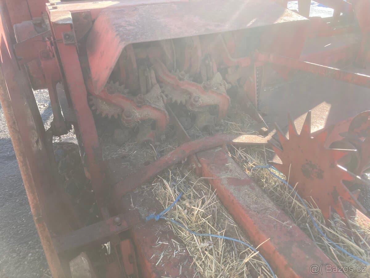 Massey Ferguson 8-15