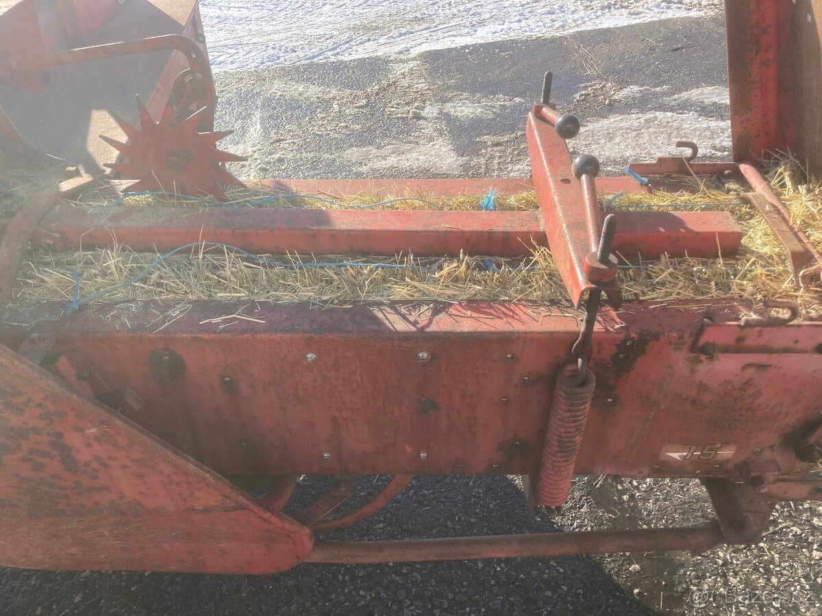 Massey Ferguson 8-15