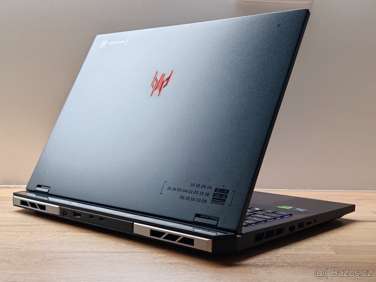 18"_PREDATOR HELIOS 18_i9-14900HX_32GB_1TB_RTX 4060 8GB