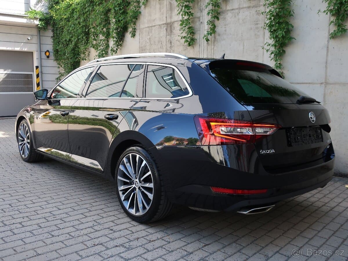 SUPERB 4X4 LAURIN 2.0TSI-272ps/rv.2019/VIRTUAL/CANTON/PANO
