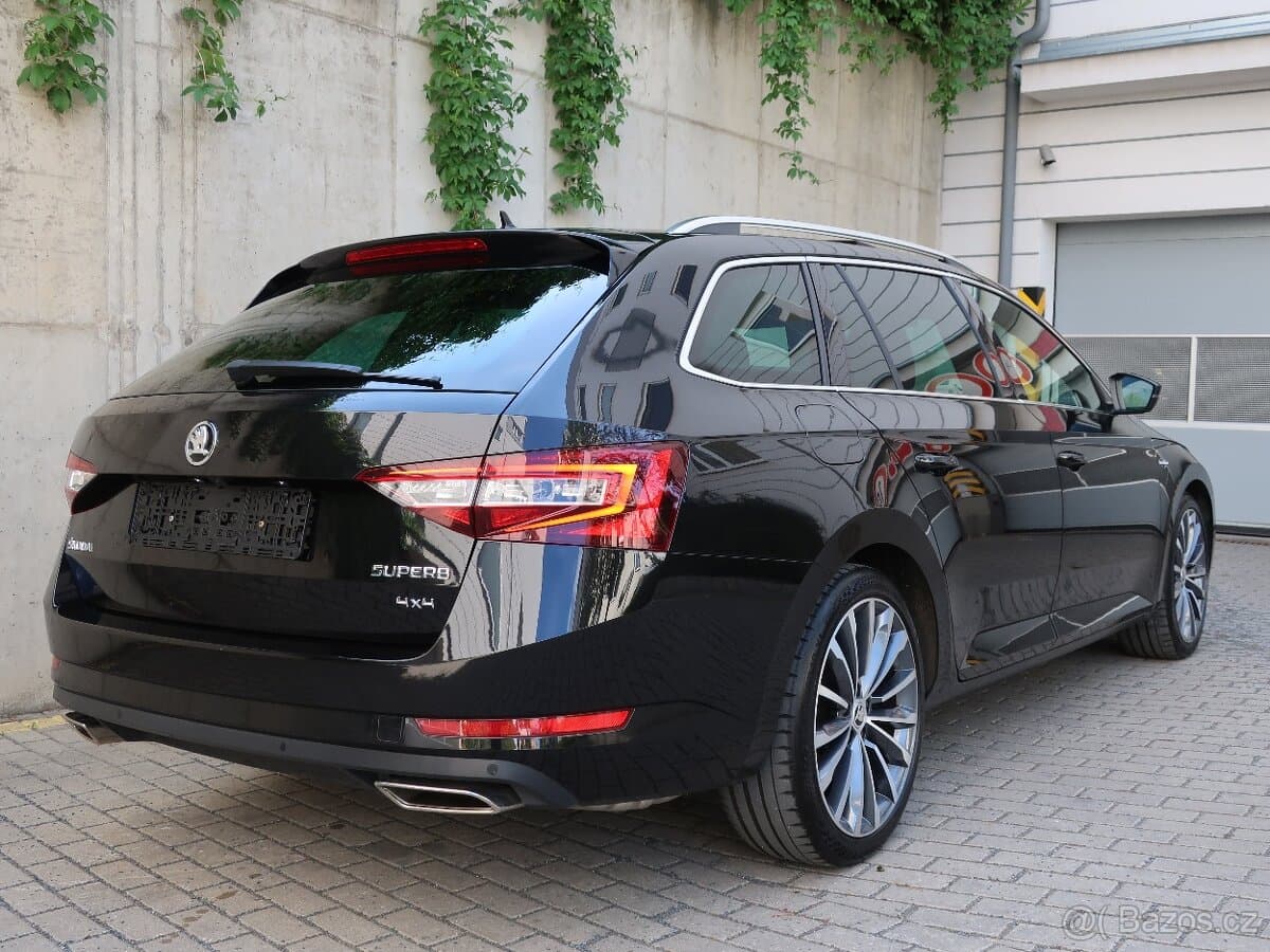 SUPERB 4X4 LAURIN 2.0TSI-272ps/rv.2019/VIRTUAL/CANTON/PANO