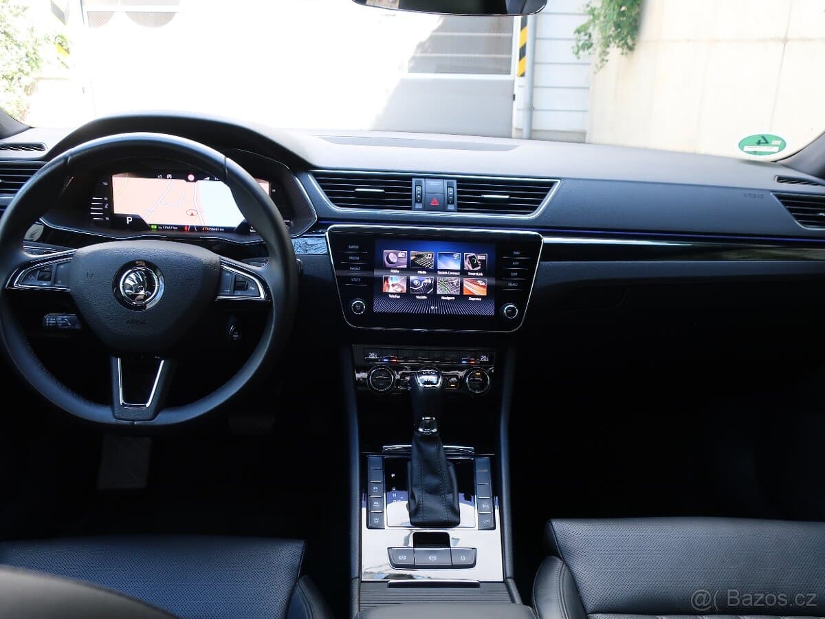 SUPERB 4X4 LAURIN 2.0TSI-272ps/rv.2019/VIRTUAL/CANTON/PANO