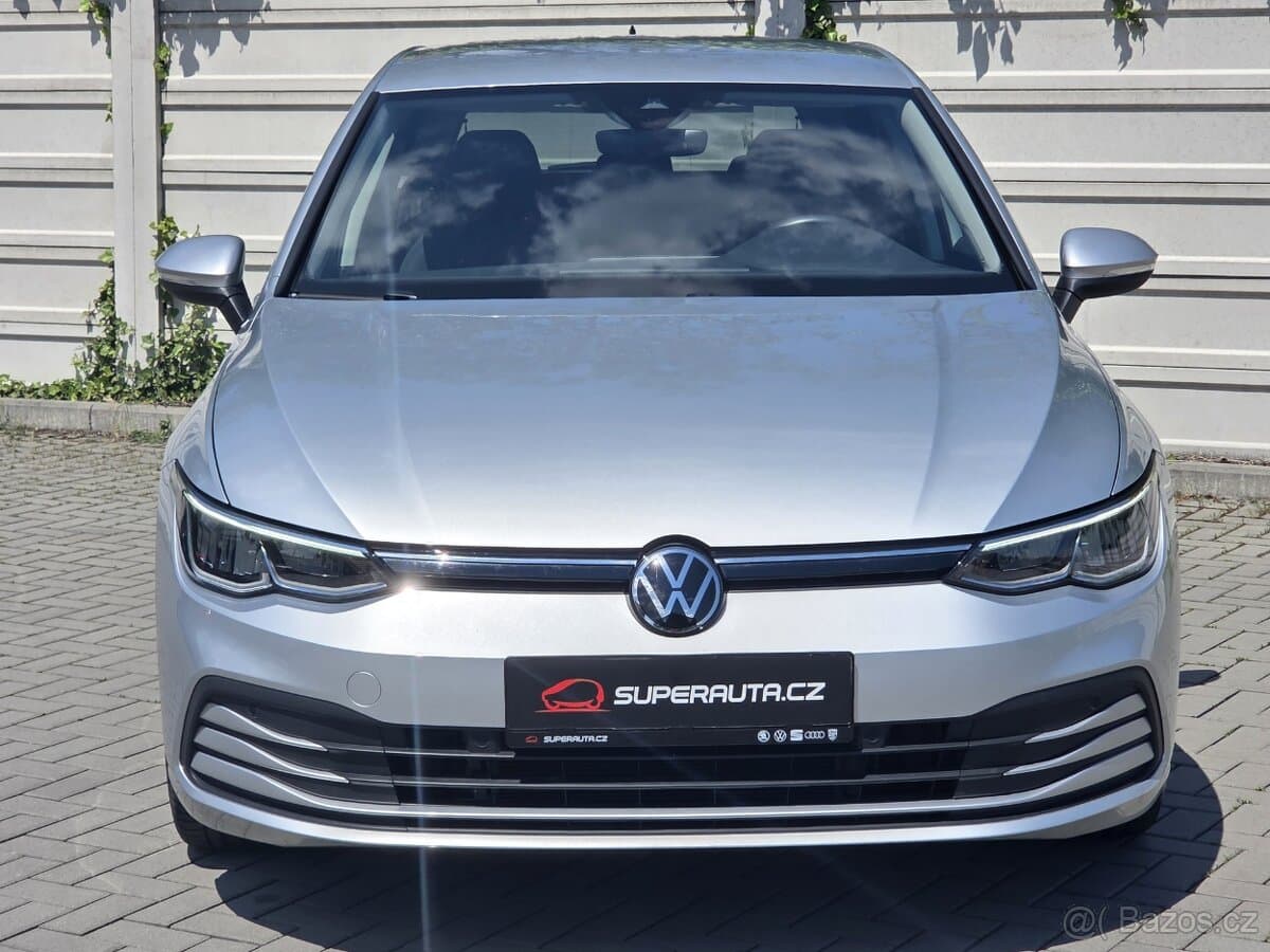 VW Golf 1.5 TSI Life / koupeno v ČR / NEHAVAROVÁNO