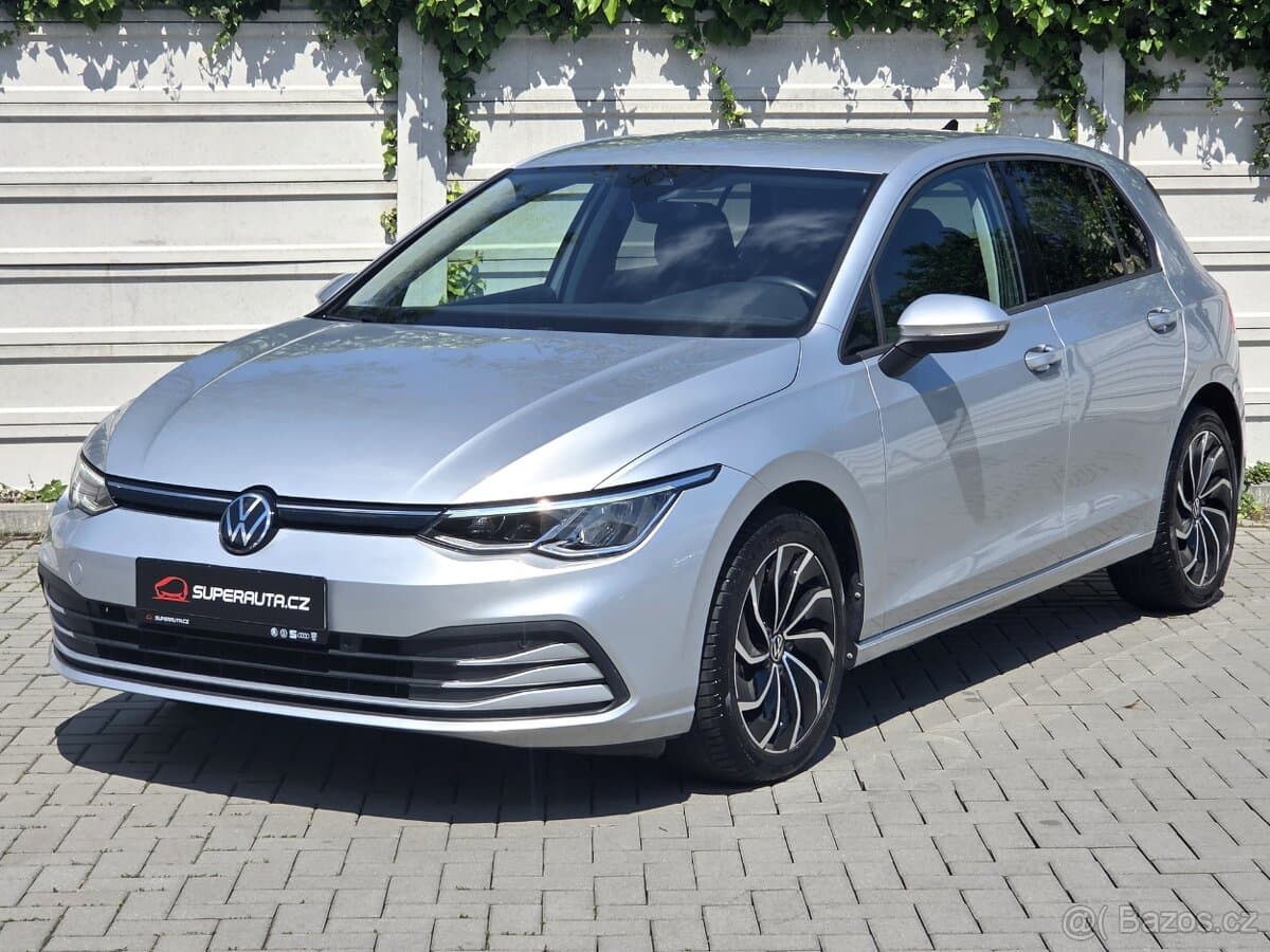 VW Golf 1.5 TSI Life / koupeno v ČR / NEHAVAROVÁNO