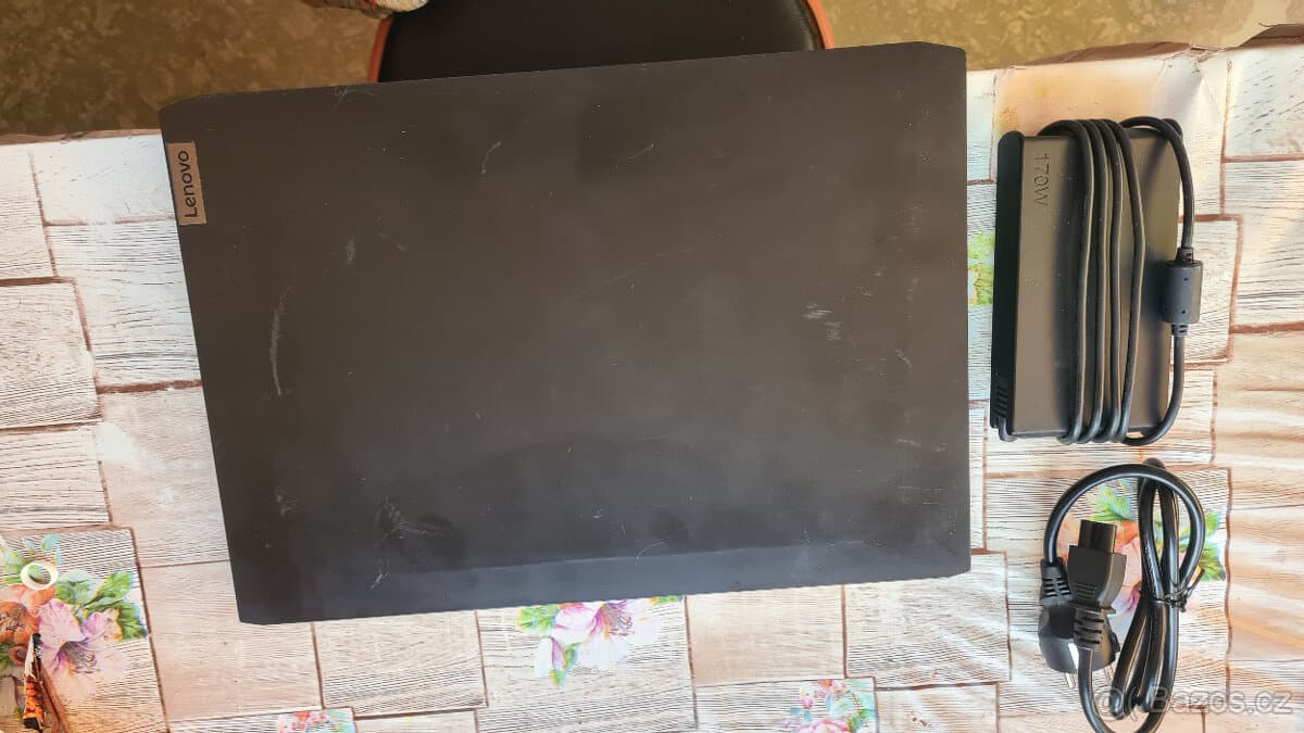 Prodám Noteboak pro školu i hry.