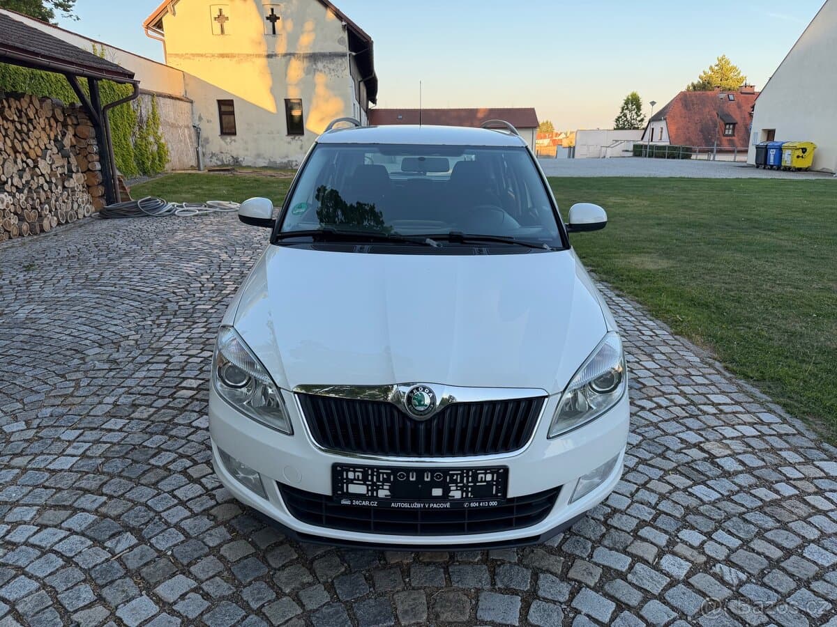 Škoda Fabia 2 1.6 tdi 77kw facelift combi A/C nová STK