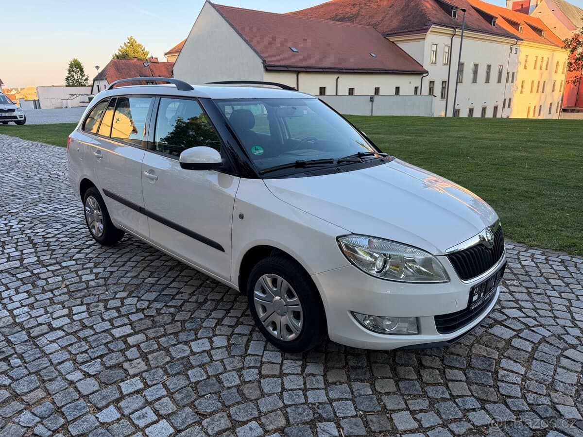 Škoda Fabia 2 1.6 tdi 77kw facelift combi A/C nová STK