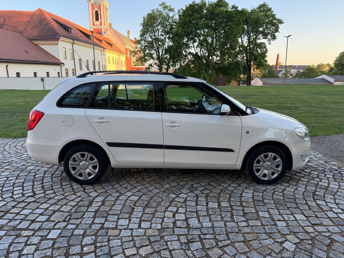 Škoda Fabia 2 1.6 tdi 77kw facelift combi A/C nová STK