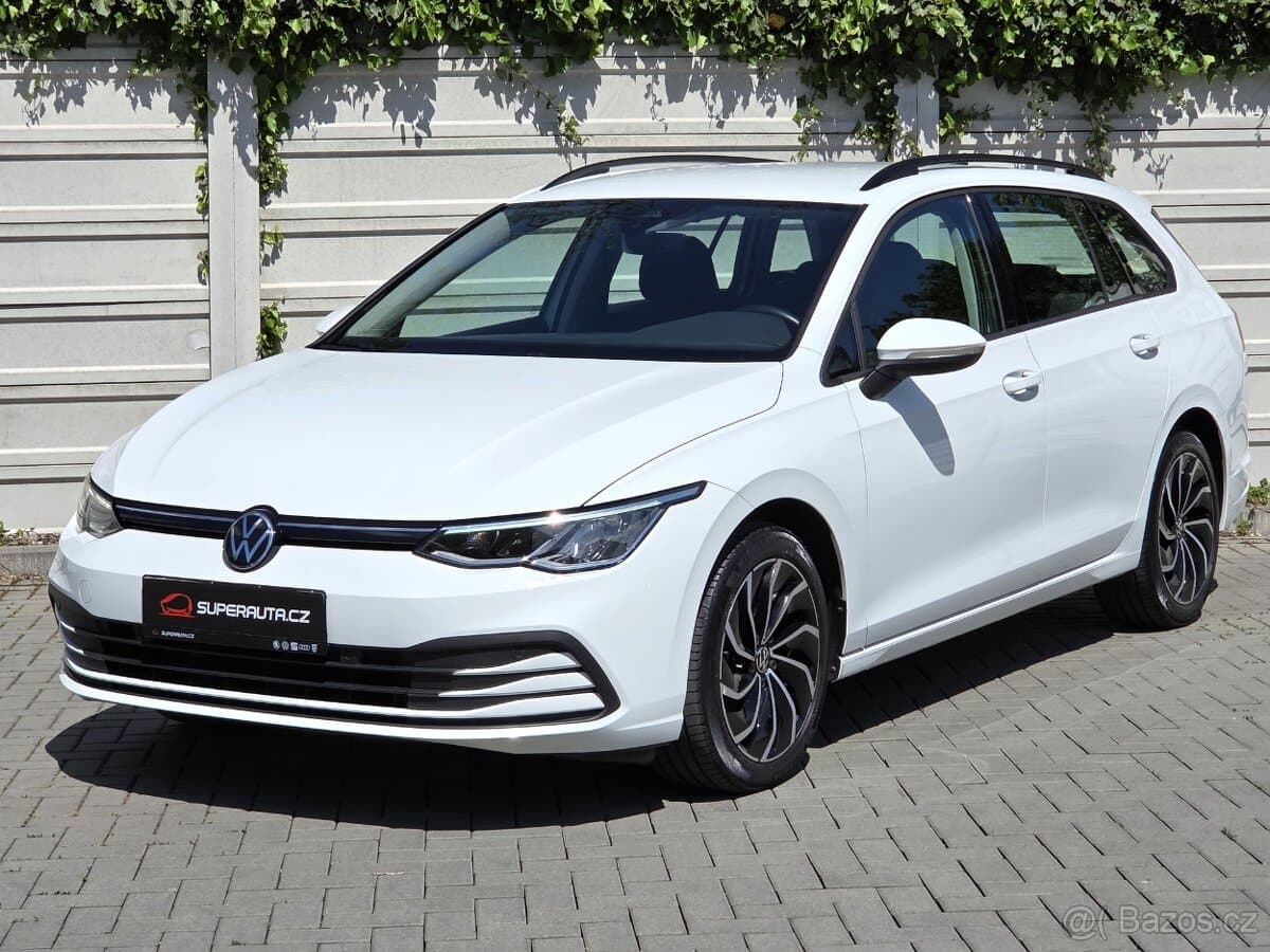 VW Golf VIII Variant 1.5eTSI DSG / koup. v ČR / NEHAVAROVÁNO
