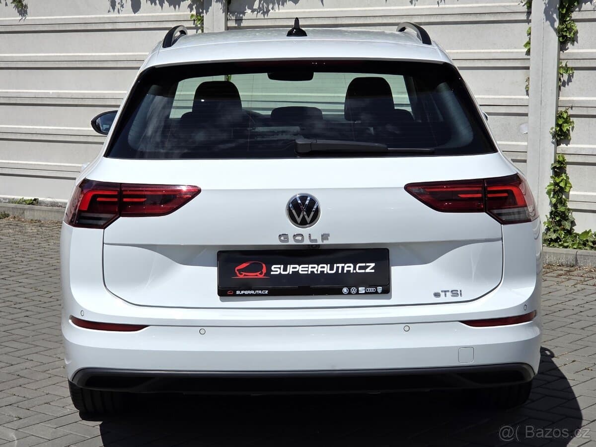 VW Golf VIII Variant 1.5eTSI DSG / koup. v ČR / NEHAVAROVÁNO
