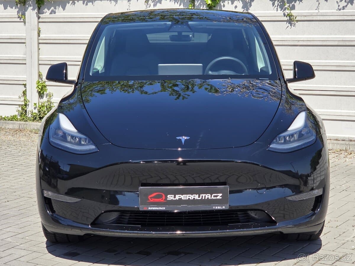 Tesla Model Y 4x4 Long Range / Tažné zařízení / NEHAVAROVÁNO