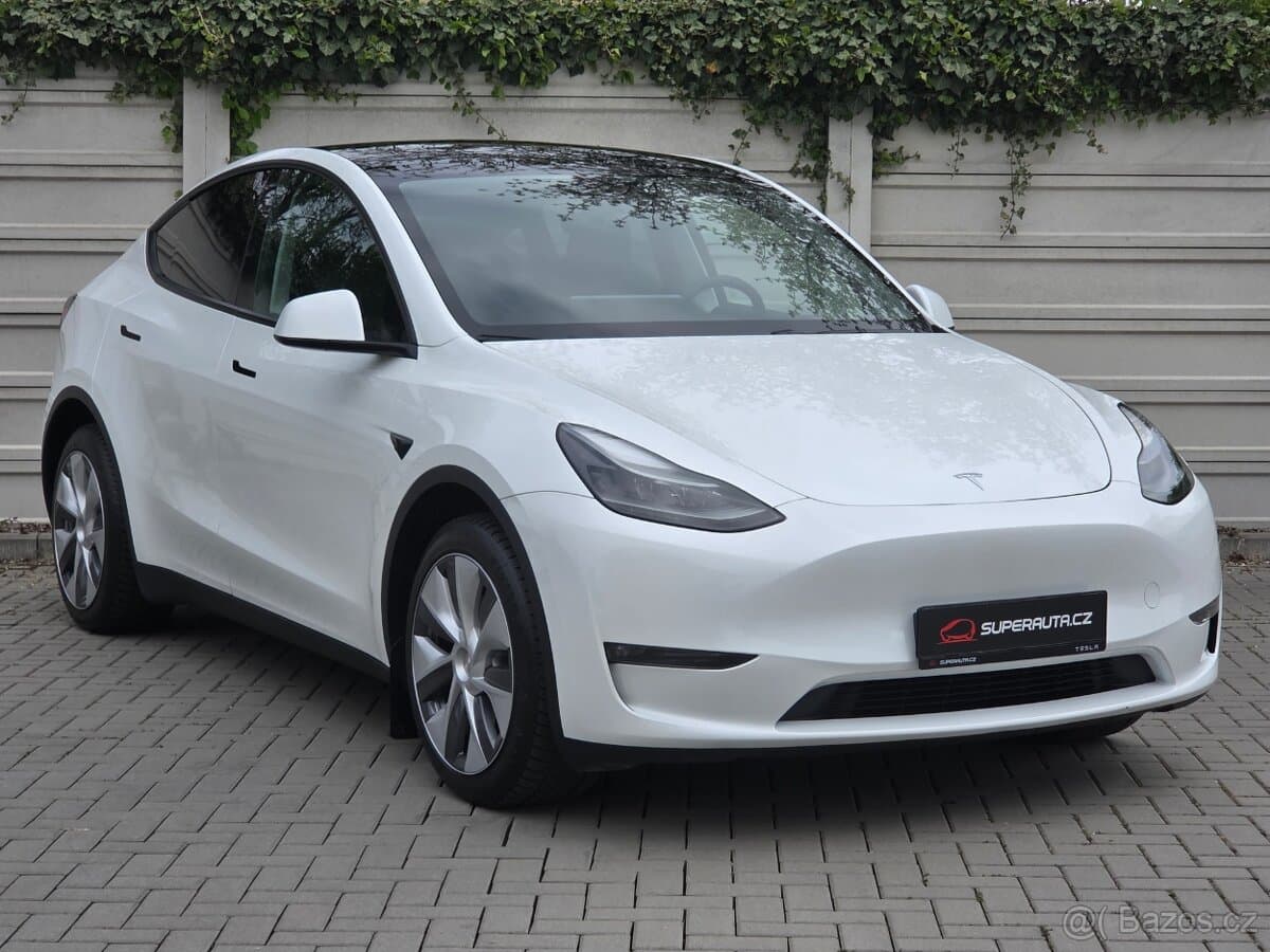 Tesla Model Y 4x4 Long Range / Tažné zařízení / SOH 92.2%