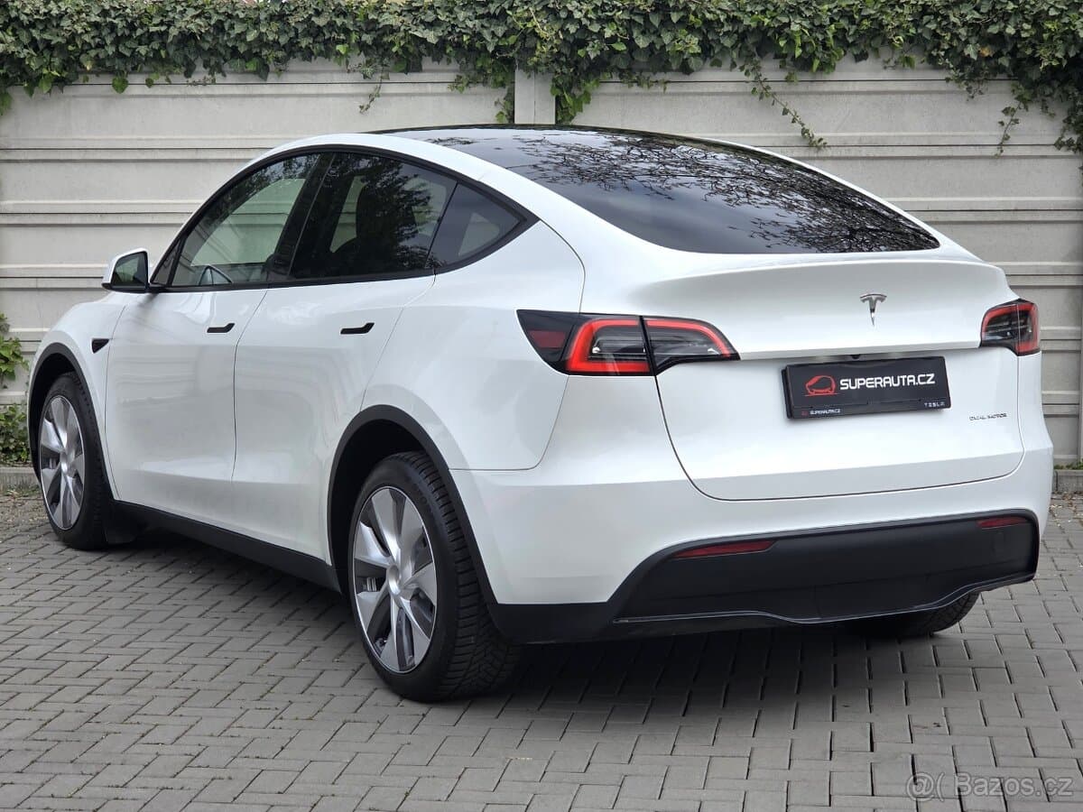 Tesla Model Y 4x4 Long Range / Tažné zařízení / SOH 92.2%
