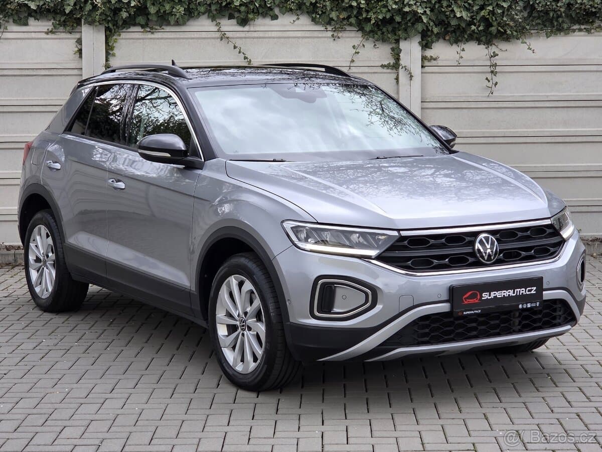 VW T-Roc 1.5TSI DSG / koupeno v ČR / NEHAVAROVÁNO