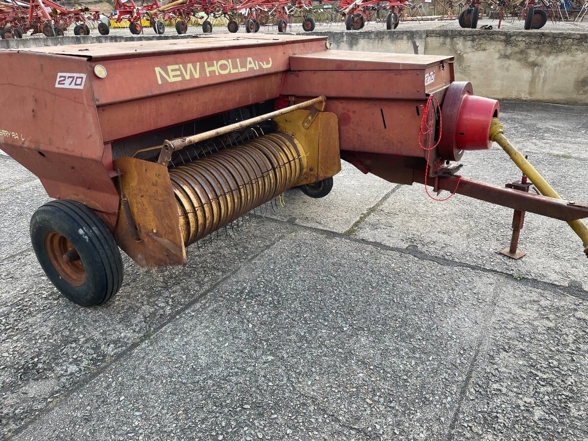 New Holland 270