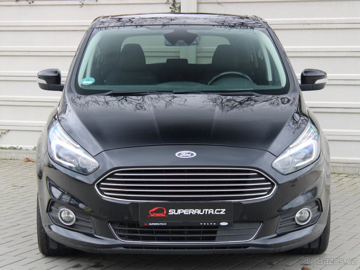 Ford S-MAX 2,0 TDCi 132kW Titanium 4x4 PowerShift 1.Majitel