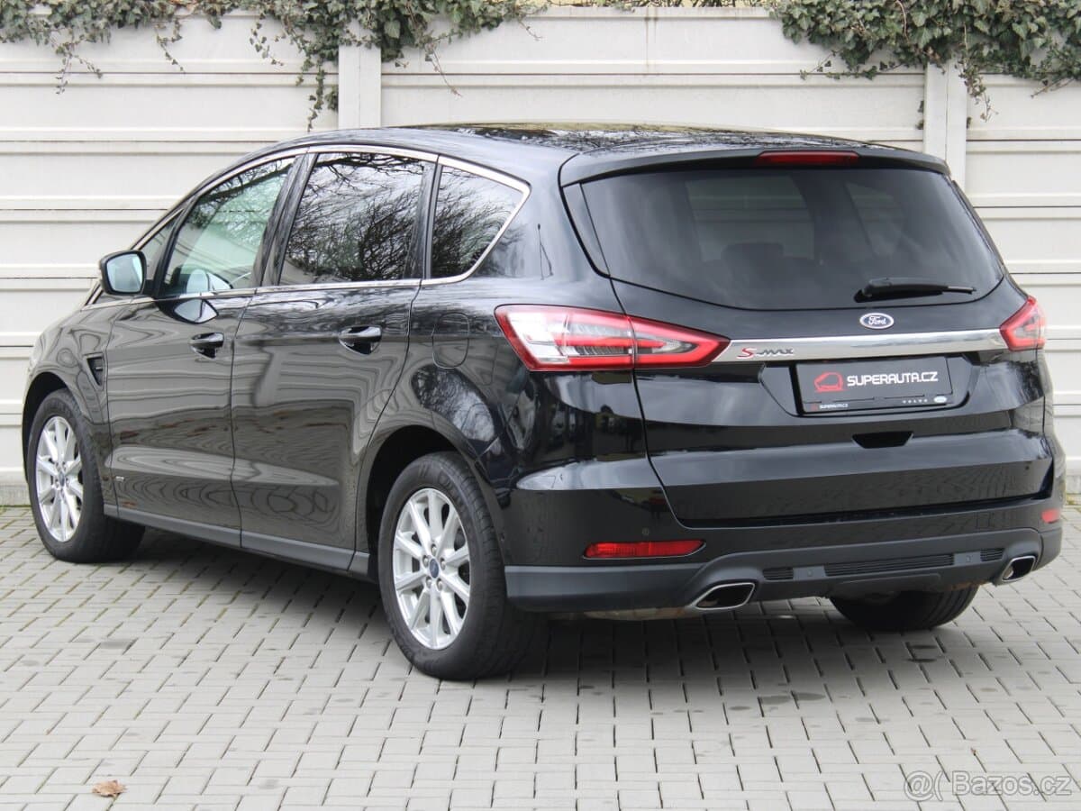 Ford S-MAX 2,0 TDCi 132kW Titanium 4x4 PowerShift 1.Majitel