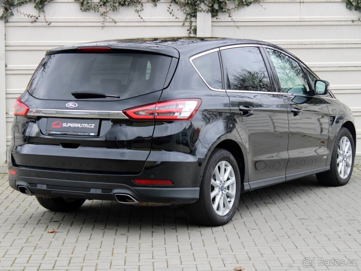Ford S-MAX 2,0 TDCi 132kW Titanium 4x4 PowerShift 1.Majitel