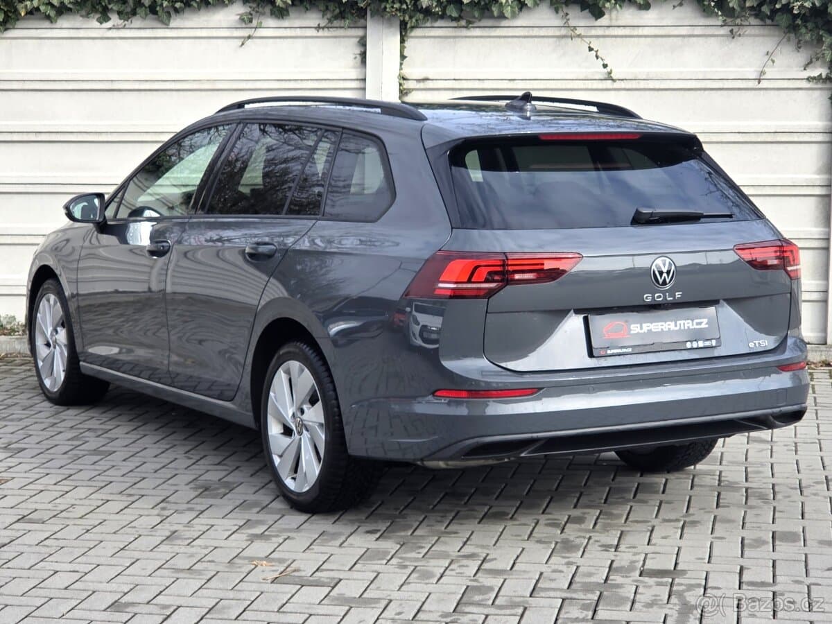 VW Golf 8 Kombi 1.5 eTSI 110 DSG / koup. v ČR / NEHAVAROVÁNO