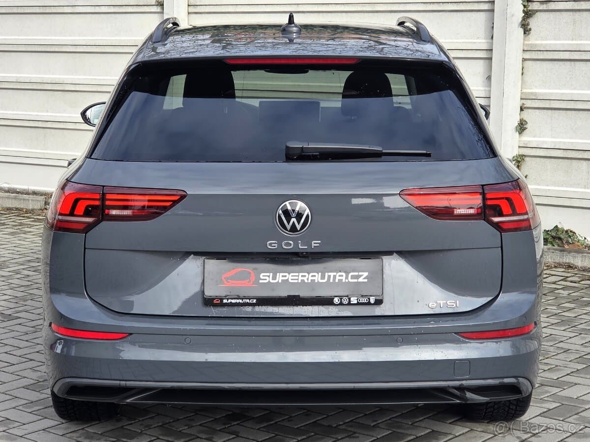 VW Golf 8 Kombi 1.5 eTSI 110 DSG / koup. v ČR / NEHAVAROVÁNO