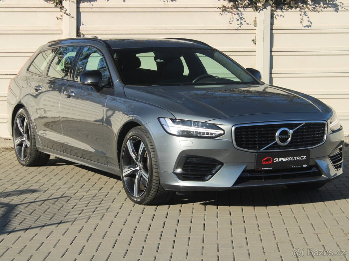 Volvo V90 T8 PHEV eAWD R-Design 1.majitel koupeno v ČR