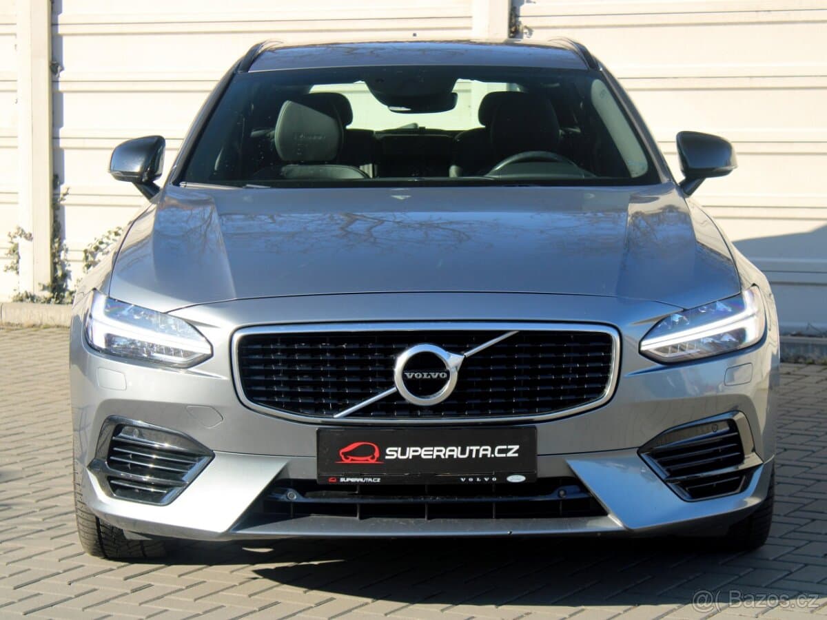Volvo V90 T8 PHEV eAWD R-Design 1.majitel koupeno v ČR