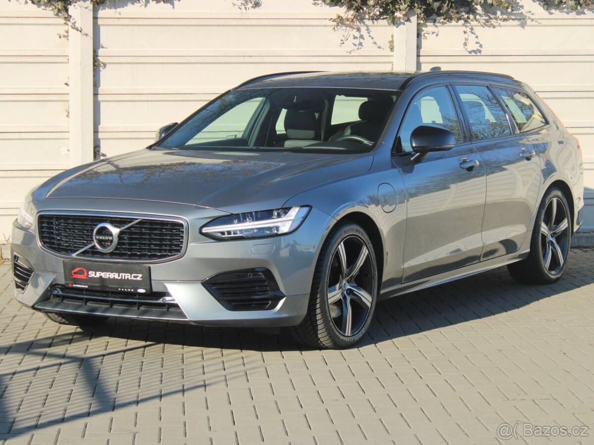 Volvo V90 T8 PHEV eAWD R-Design 1.majitel koupeno v ČR