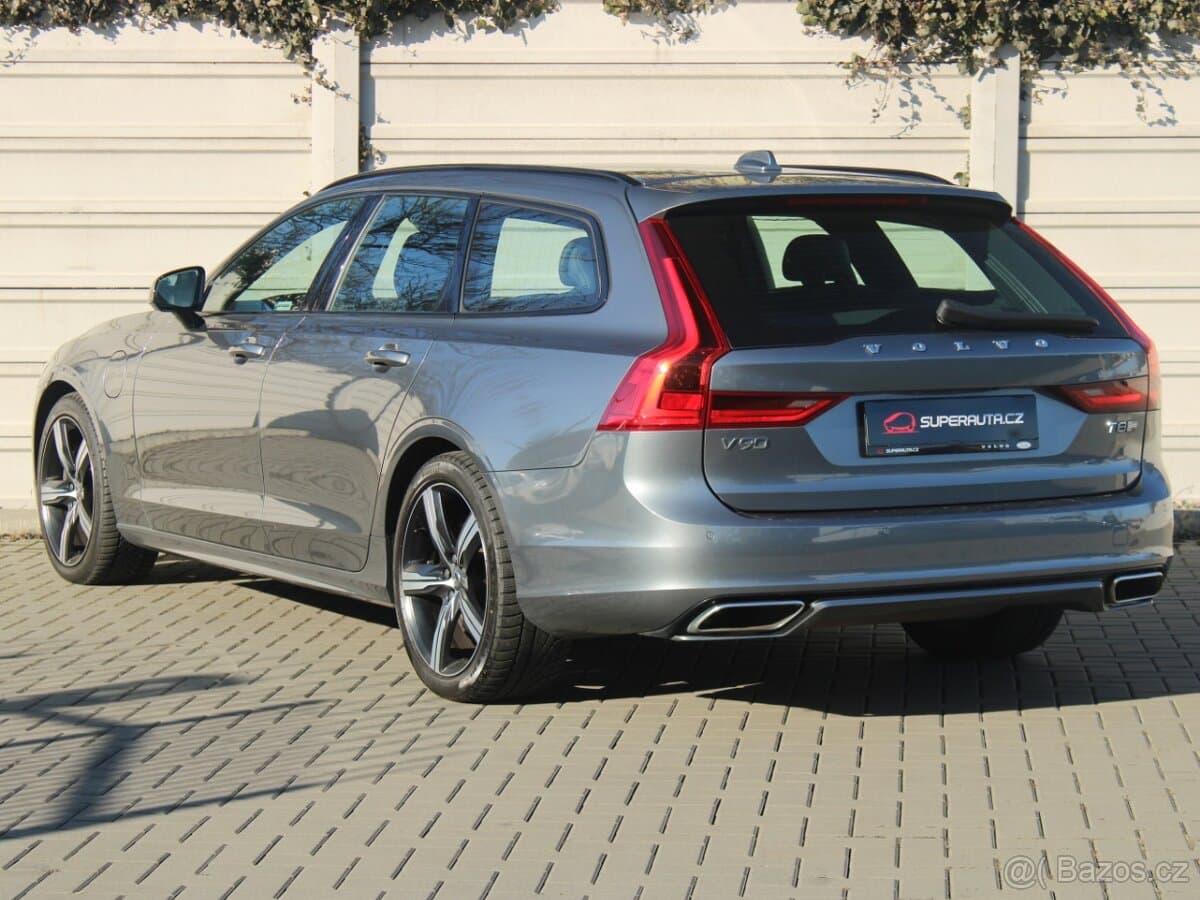 Volvo V90 T8 PHEV eAWD R-Design 1.majitel koupeno v ČR