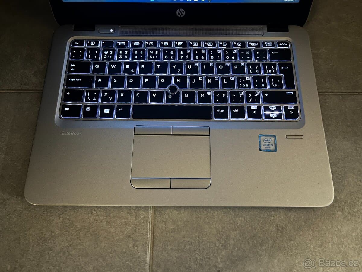 UltraBook HP EliteBook 820 G3 NOVÁ Baterie-i5-RAM 8GB-SSD