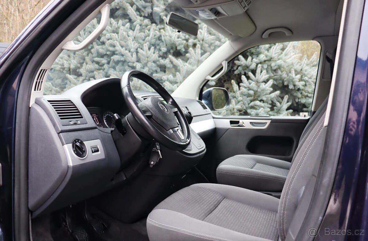 VW Multivan LONG T5 4x4 103kw 04/2013 4MOTION ŠPÉRA UZÁVĚRKA