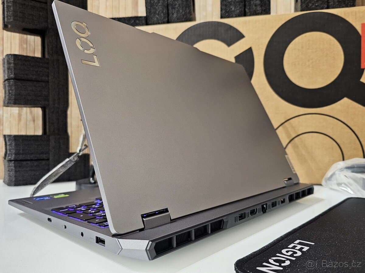 2,5K/165HZ LENOVO RTX i7-13650HX,RTX4060,1TB SSD,16GB RAM