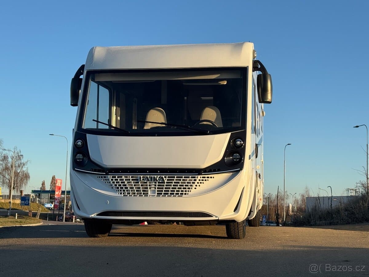 LAIKA Kosmo H 1409 – Luxusní integrovaný obytný vůz skladem