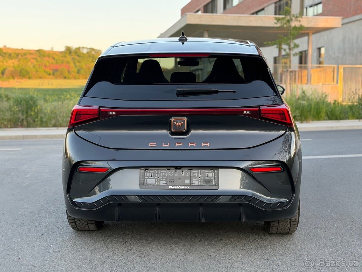 CUPRA BORN 62KW 150KW ADRENALIN VÝHŘEV /SOH 92,4%