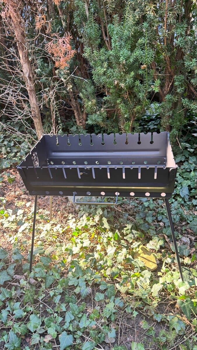Gril na špízy(mangal)– skládací konstrukce, 3 velikosti