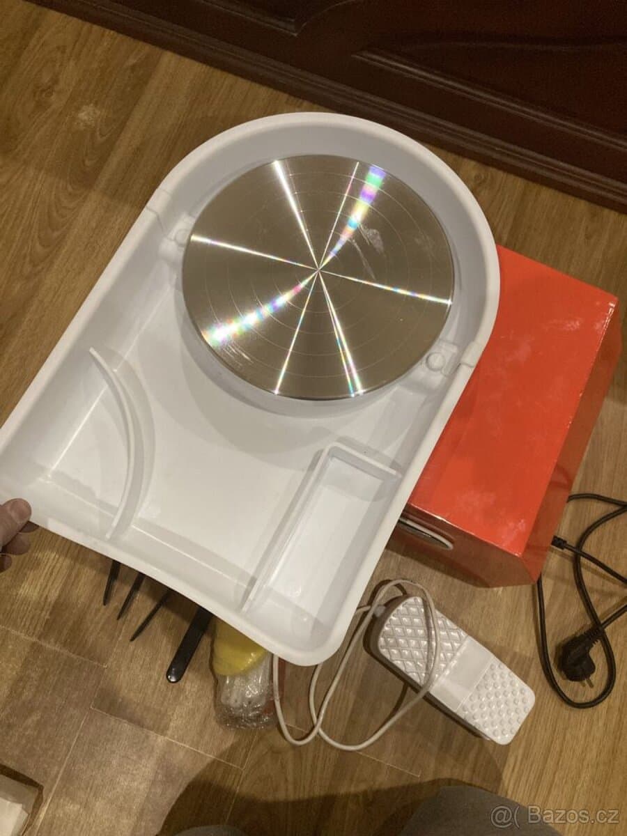 Elektrické hrnčířské kolo s LCD displejem,25cm