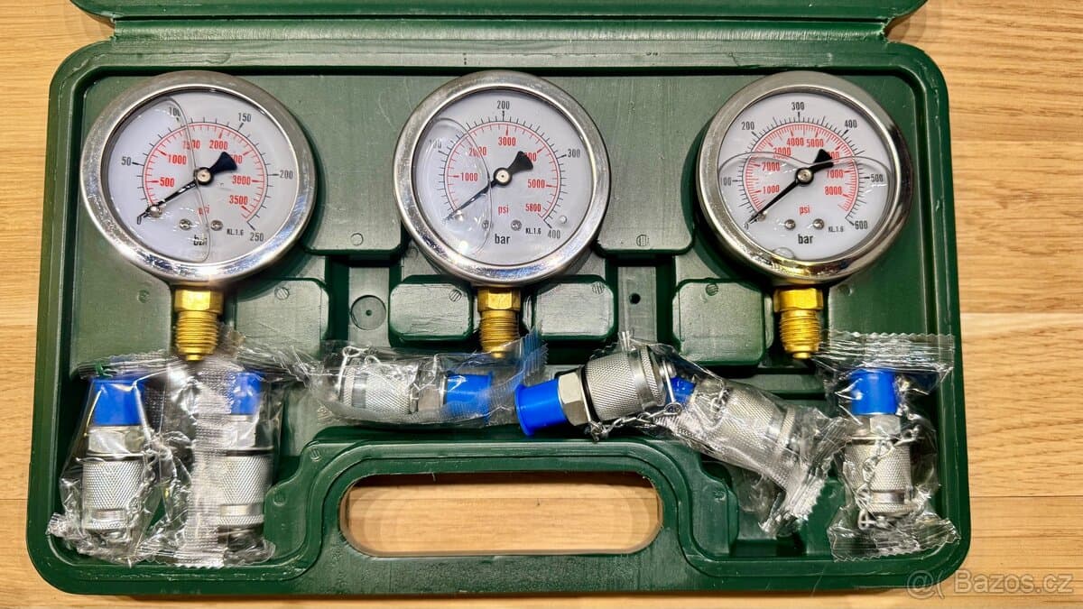 Sada pro testování hydraulických systémů stavební techniky