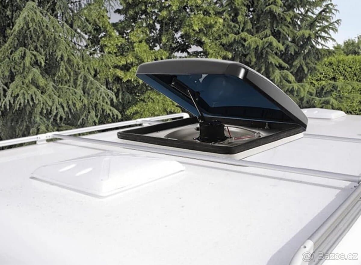Střešní ventilátor 12V 40×40 cm pro karavan / RV
