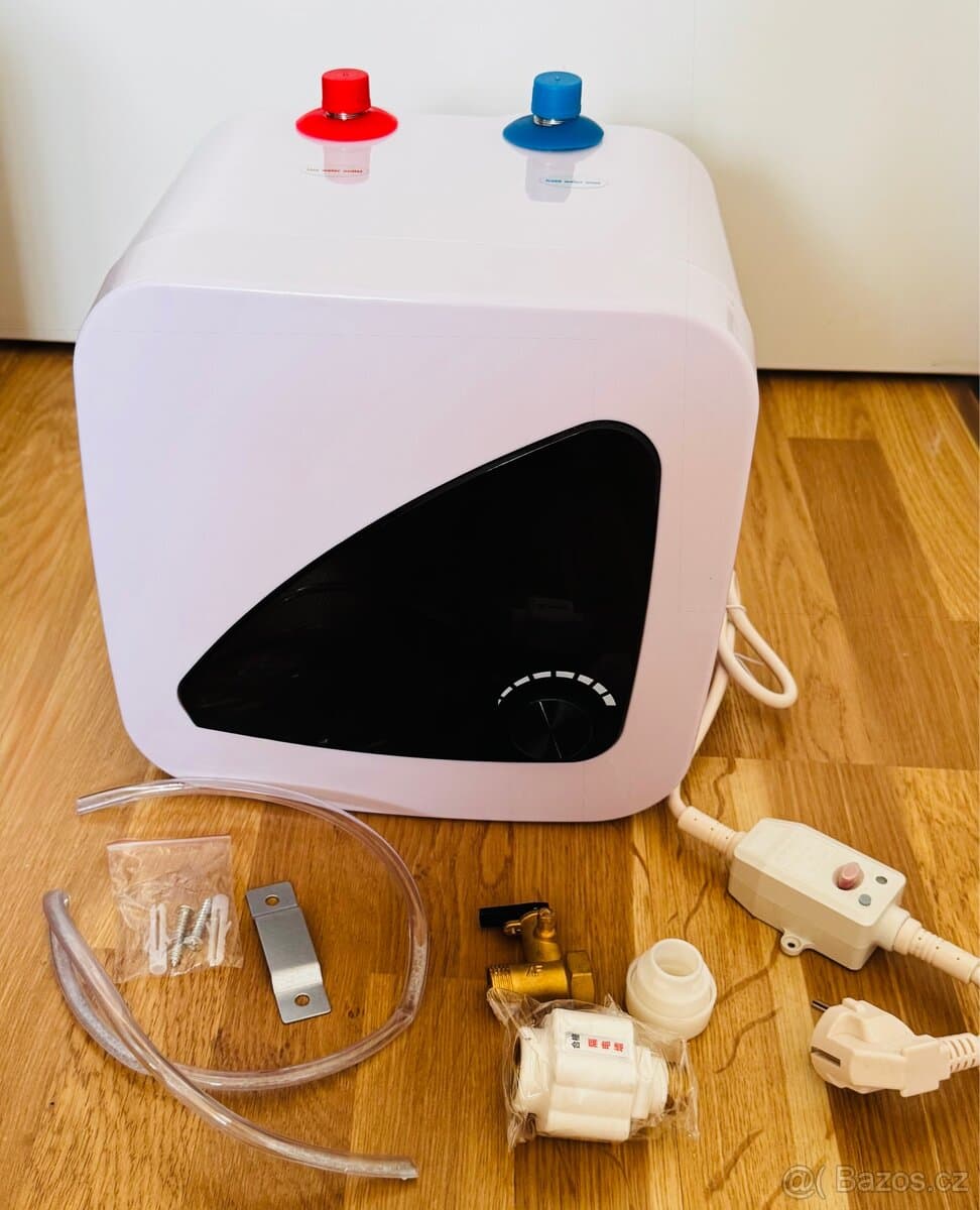 Kompaktní elektrický bojler 8 l / 1500 W