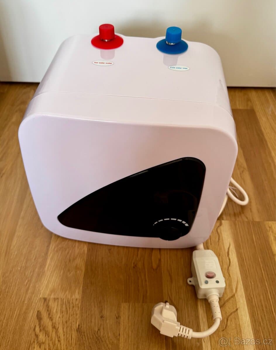 Kompaktní elektrický bojler 8 l / 1500 W