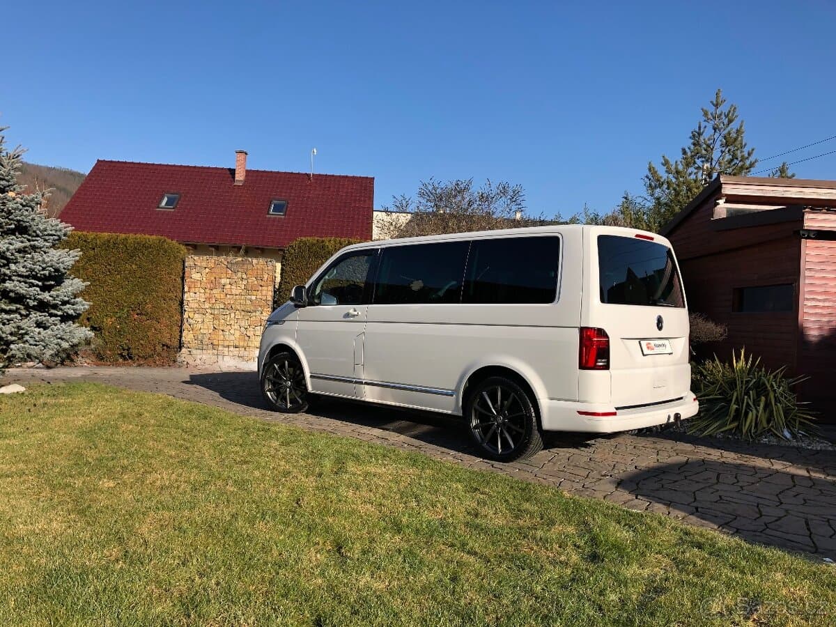 VW Multivan T6.1 4x4 GENERATION SIX-FULL LED-ALCANTARA-TAŽNÉ