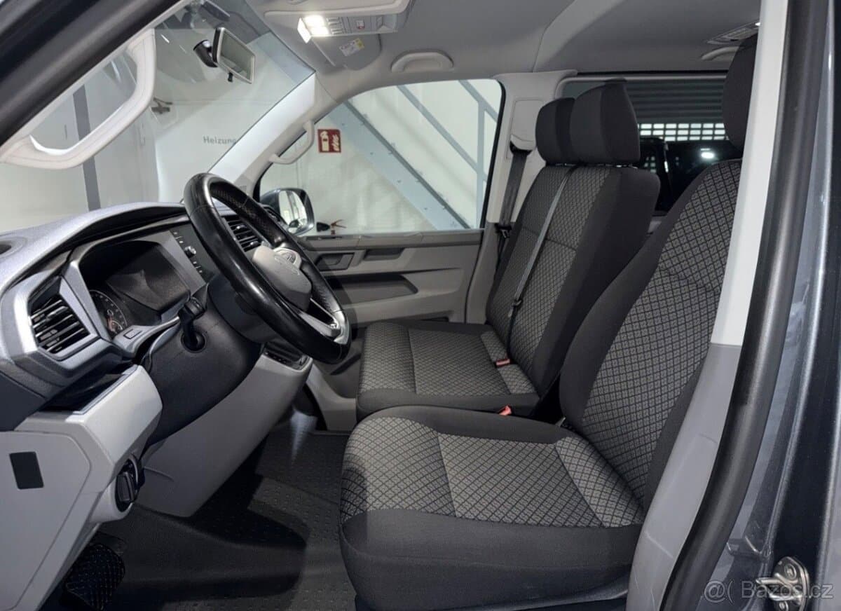 VW Caravelle T6.1 DSG-LONG-DPH-barva Indium Grey Multivan