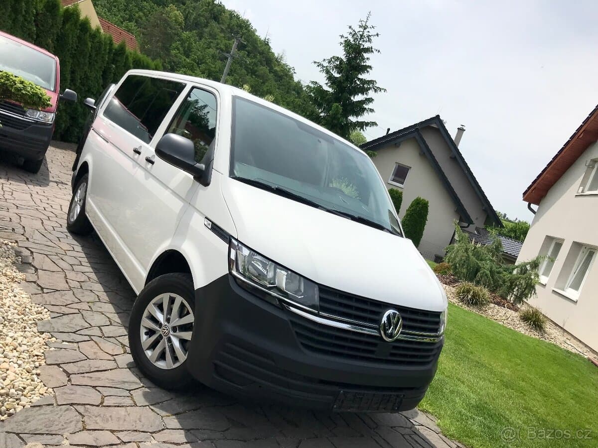 VW Transporter T6.1 DSG 2020 Historie VW barva weis Multivan