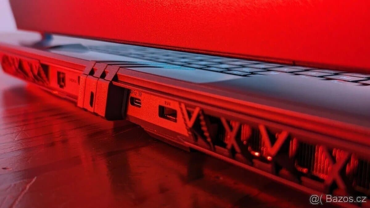 MSI Vector 17 RTX 4090 / i9-14900HX / 32GB / 240Hz / Záruka