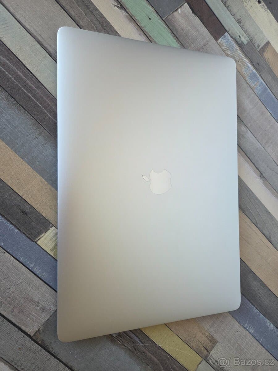 Apple MacBook Pro | 15" | 2018 | i7 | 512 GB