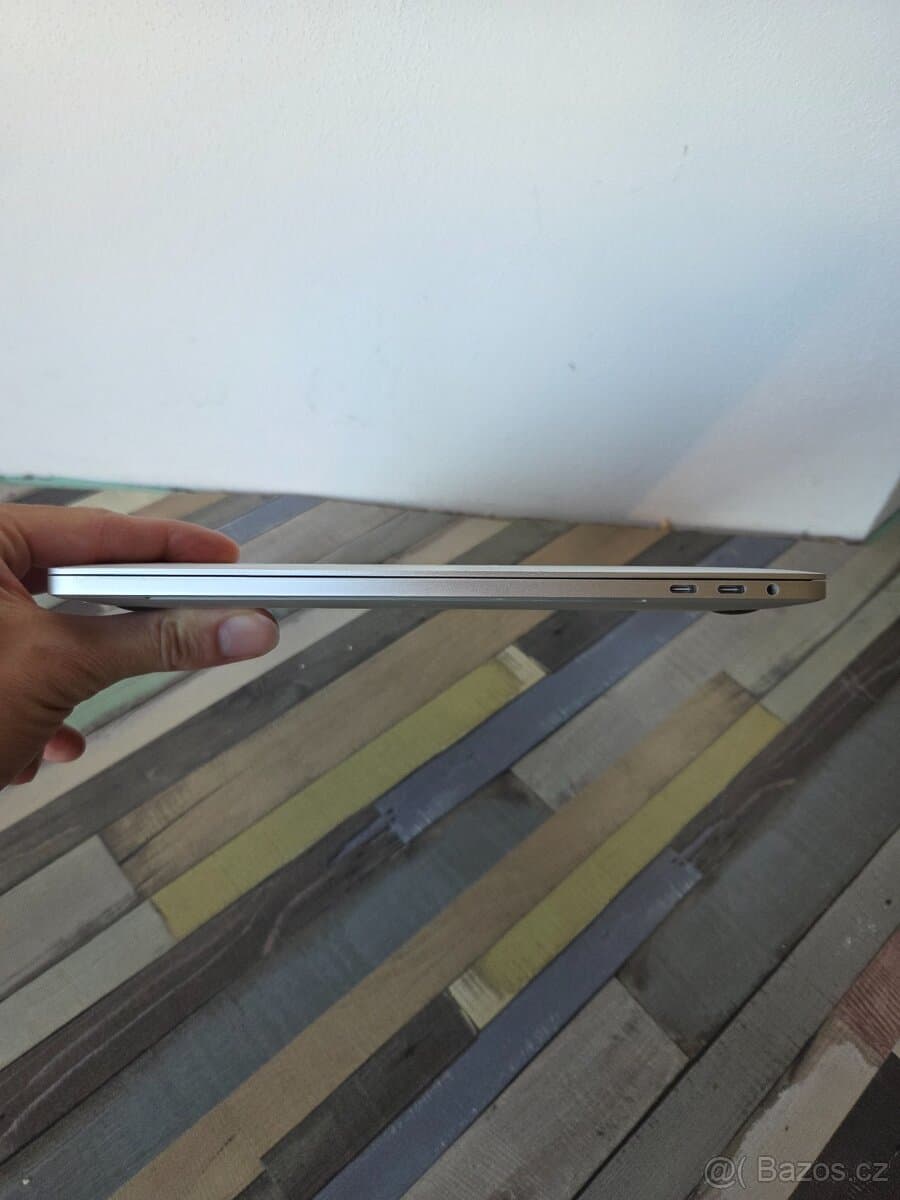 Apple MacBook Pro | 15" | 2018 | i7 | 512 GB