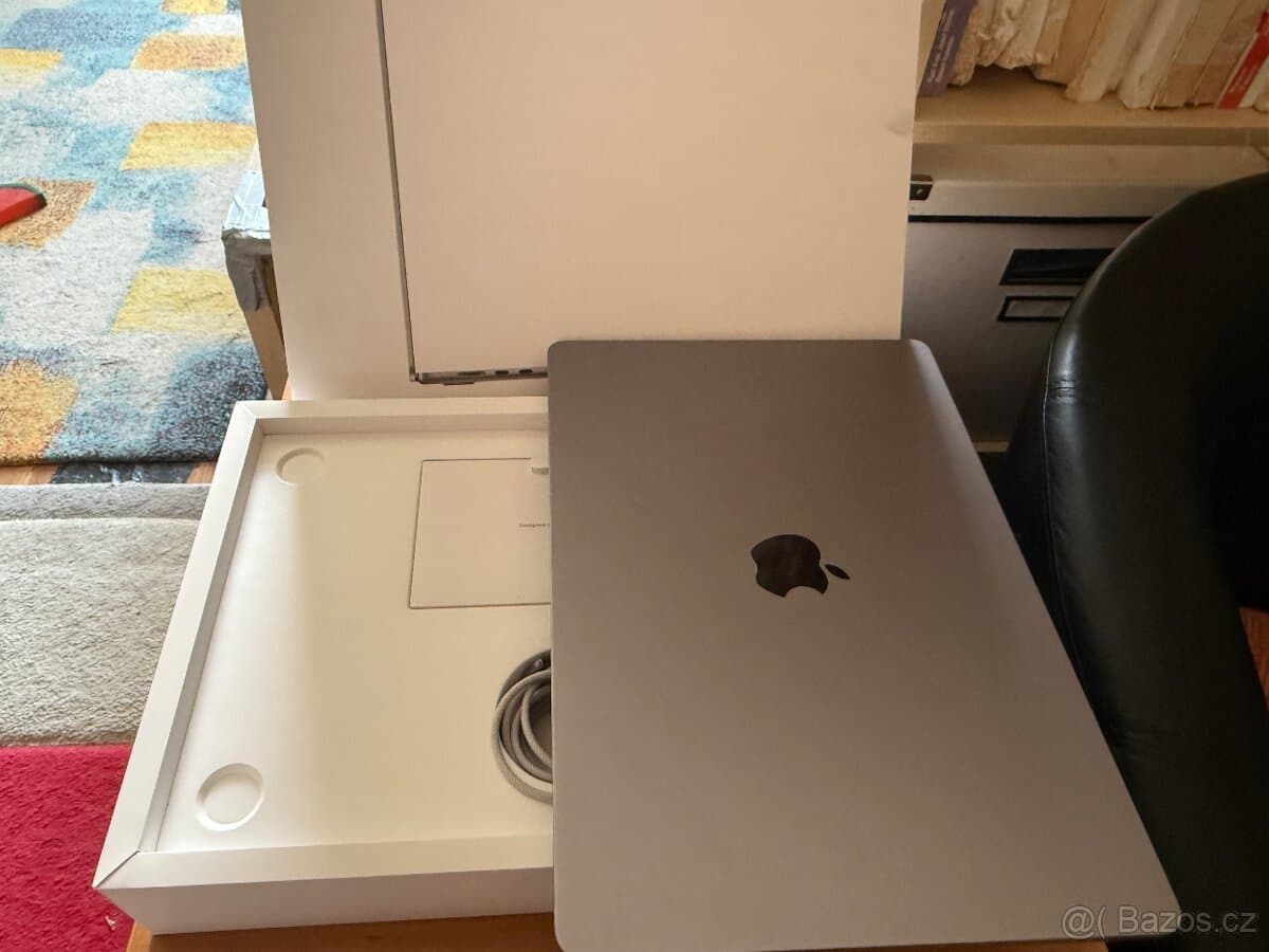 MacBook Air 15ˇ