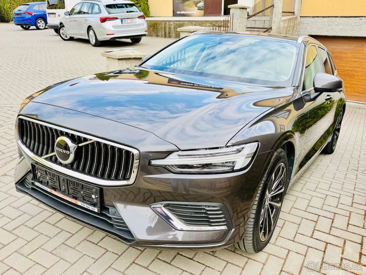 Volvo V60 T6 257kW Recharge 4x4 Koup.ČR,TAŽNÉ,2022,69tkm
