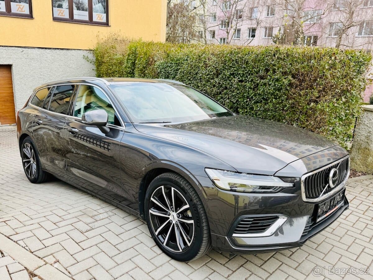 Volvo V60 T6 257kW Recharge 4x4 Koup.ČR,TAŽNÉ,2022,69tkm