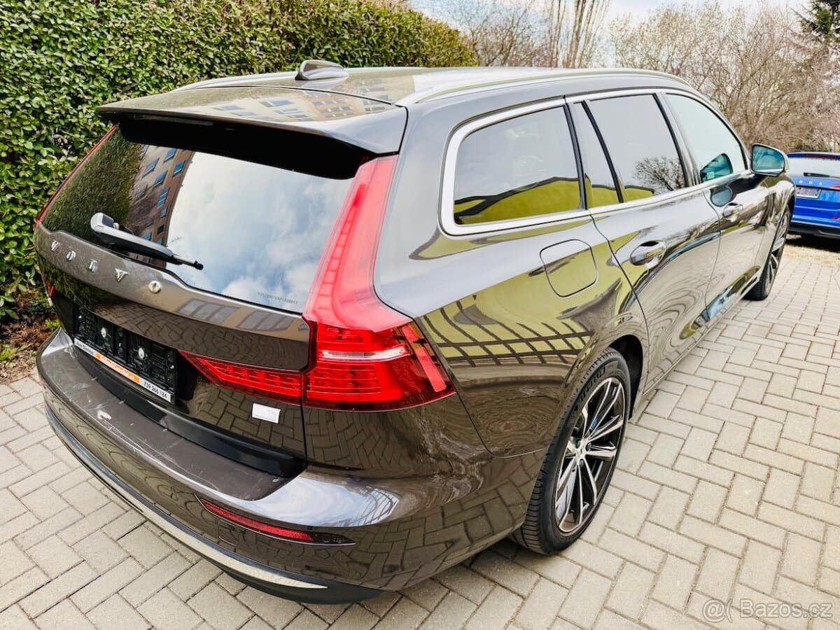 Volvo V60 T6 257kW Recharge 4x4 Koup.ČR,TAŽNÉ,2022,69tkm